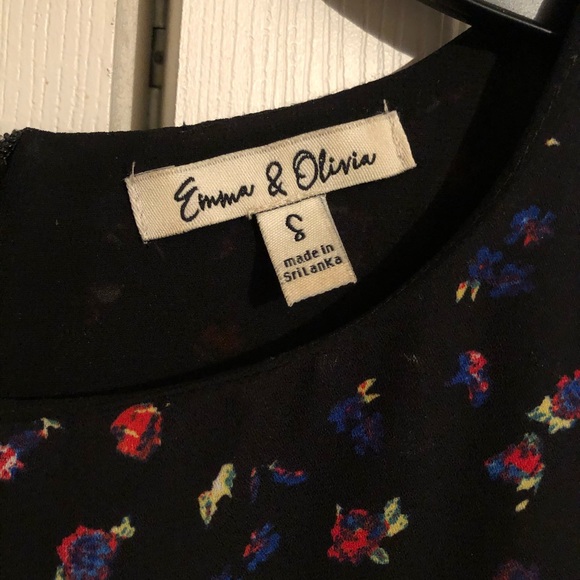 Emma & Olivia Sleeveless Tiered Floral Print Top S - Picture 3 of 4